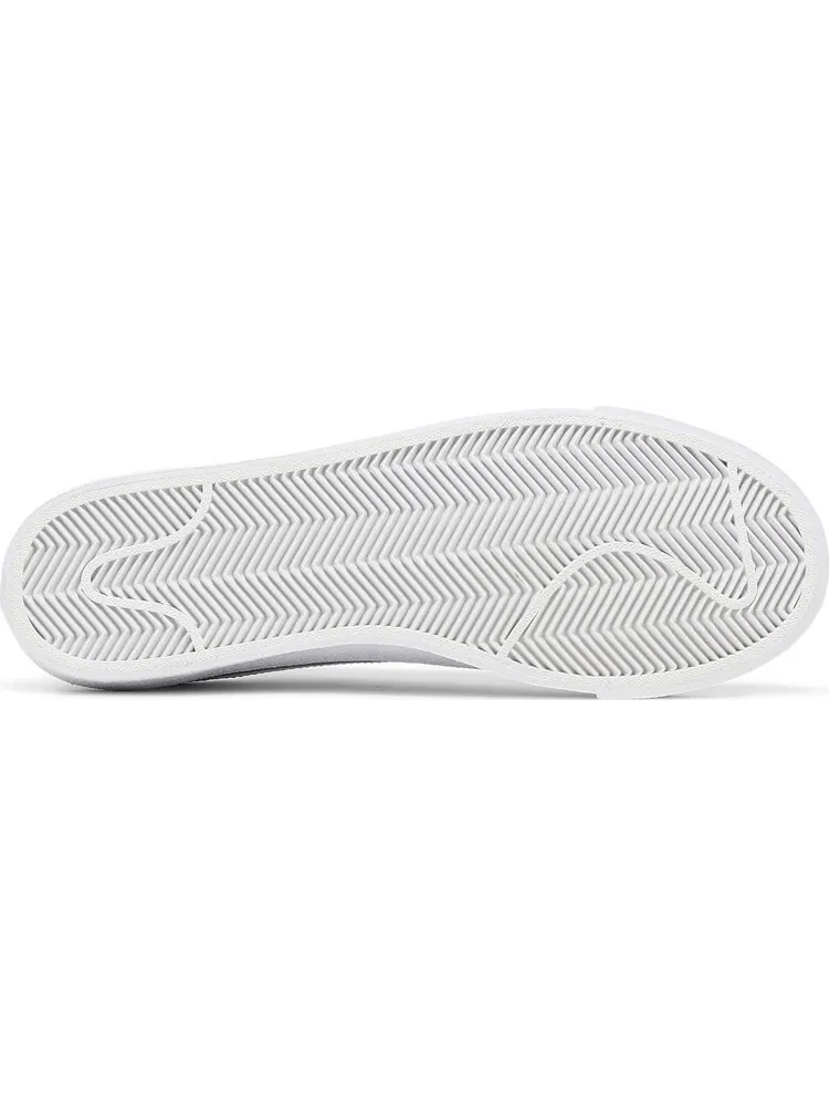 Кроссовки Nike Wmns Blazer Low '77 'Triple White' — изображение 4 из 8, белый