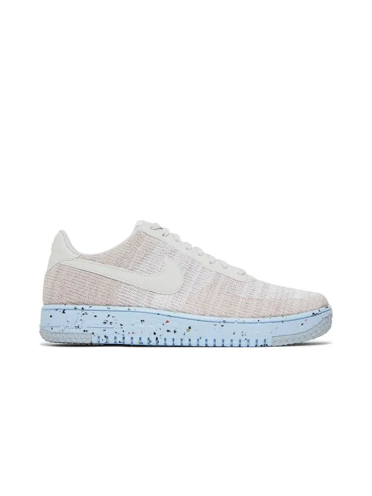 Кроссовки Nike Air Force 1 Crater Flyknit 'White Chambray Blue' — изображение 2 из 9, белый/синий//черный