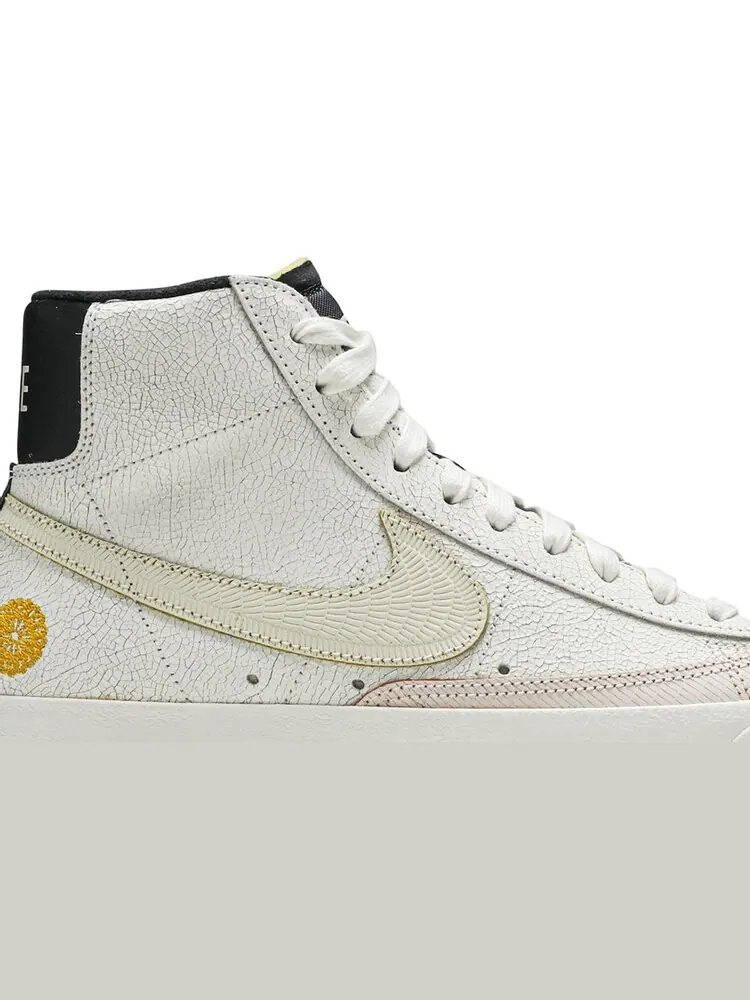 Кроссовки Nike Blazer Mid '77 'Día de Muertos' — изображение 2 из 8, белый