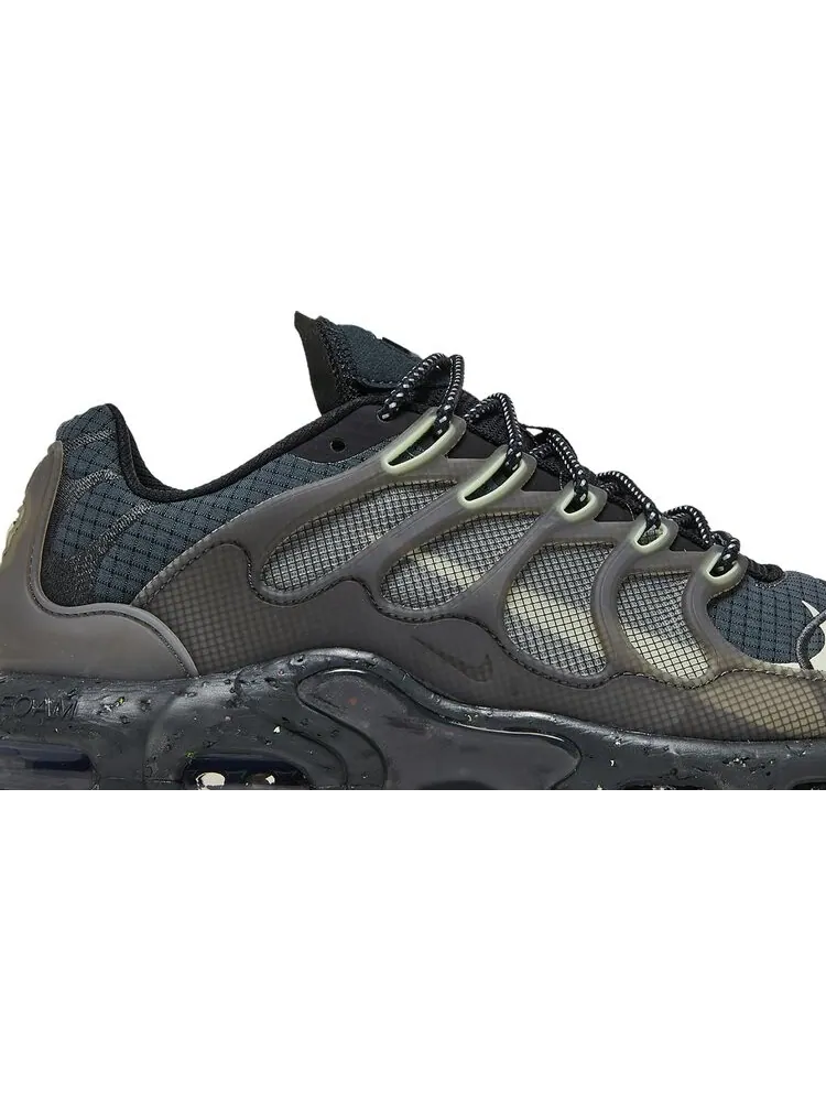 Кроссовки Nike Air Max Terrascape Plus 'Black Barely Volt' — изображение 2 из 8, черный