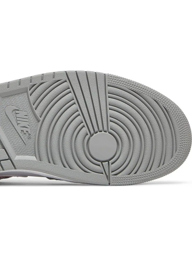 Кроссовки Air Jordan 1 Low SE Light Smoke Grey Gym Red — изображение 5 из 8, белый