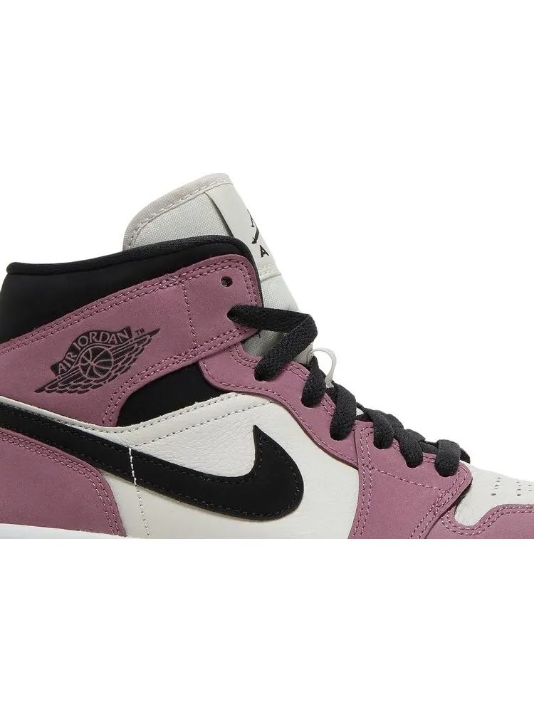 Кроссовки Wmns Air Jordan 1 Mid SE Berry Pink — изображение 2 из 8, белый