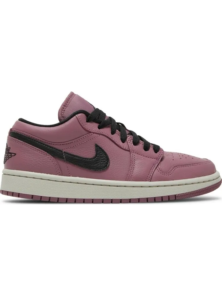 Кроссовки Wmns Air Jordan 1 Low SE Light Mulberry — изображение 1 из 8, фиолетовый