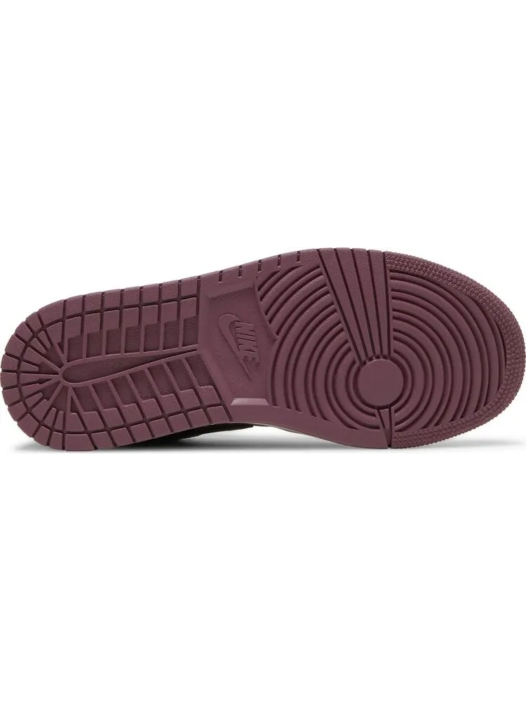 Кроссовки Wmns Air Jordan 1 Low SE Light Mulberry — изображение 4 из 8, фиолетовый