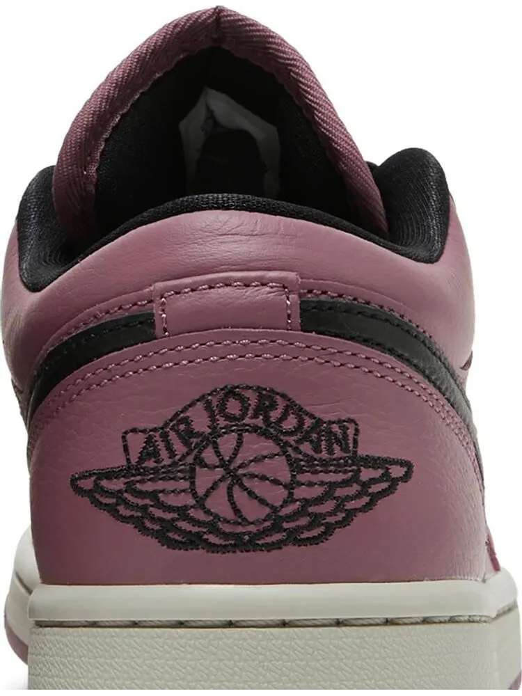 Кроссовки Wmns Air Jordan 1 Low SE Light Mulberry — изображение 7 из 8, фиолетовый