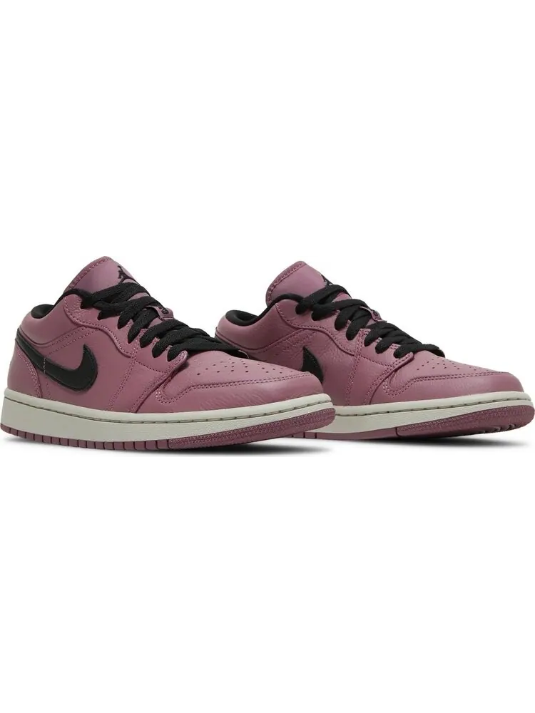 Кроссовки Wmns Air Jordan 1 Low SE Light Mulberry — изображение 8 из 8, фиолетовый