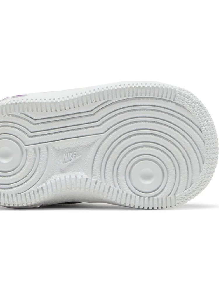 Кроссовки Nike Air Force 1 LV8 3 TD 'Peace, Love, and Basketball' — изображение 5 из 8, желтый