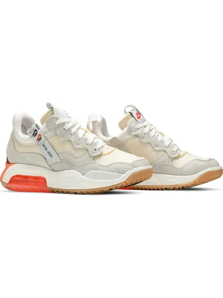 Кроссовки Wmns Jordan MA2 Future Beginnings — изображение 8 из 8, бежевый