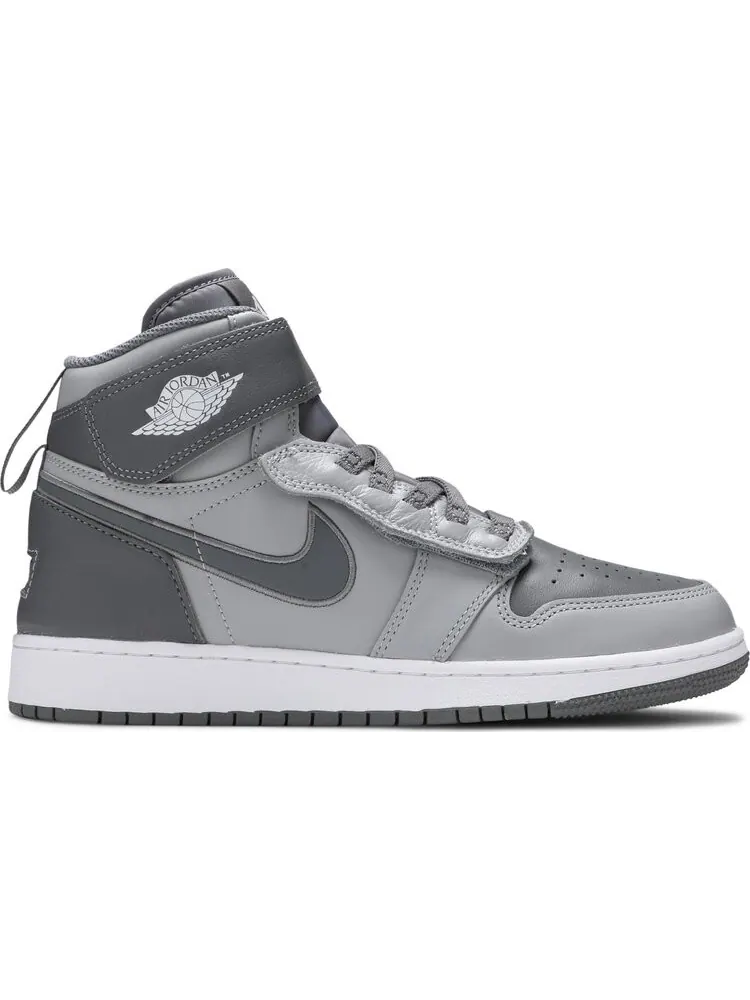Кроссовки Air Jordan 1 High FlyEase GS Light Smoke Grey — изображение 1 из 8, серый