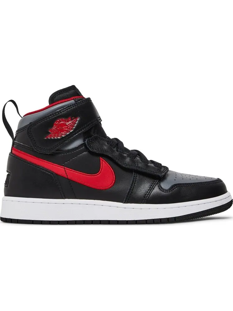 Кроссовки Air Jordan 1 High FlyEase GS Smoke Grey Gym Red — изображение 1 из 8, черный