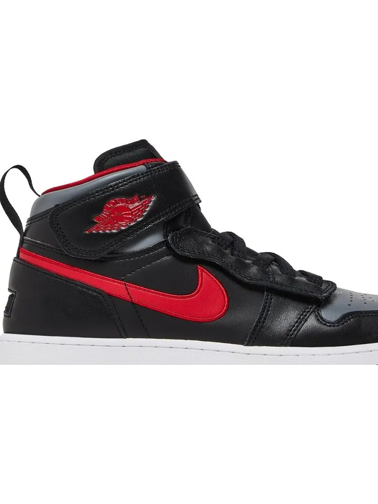 Кроссовки Air Jordan 1 High FlyEase GS Smoke Grey Gym Red — изображение 2 из 8, черный