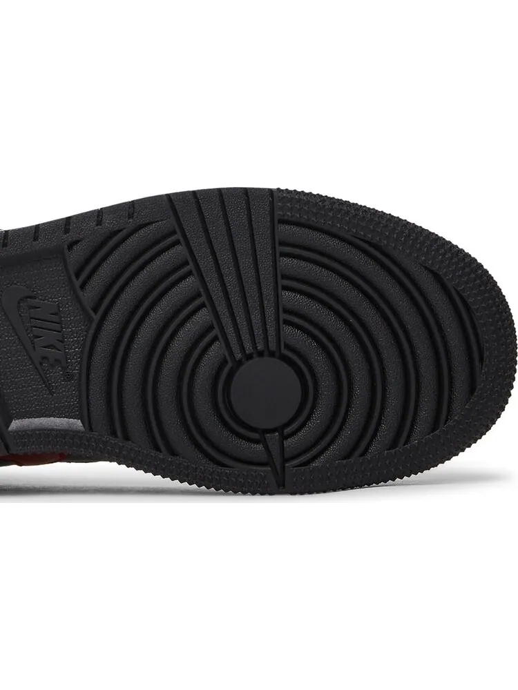 Кроссовки Air Jordan 1 High FlyEase GS Smoke Grey Gym Red — изображение 5 из 8, черный