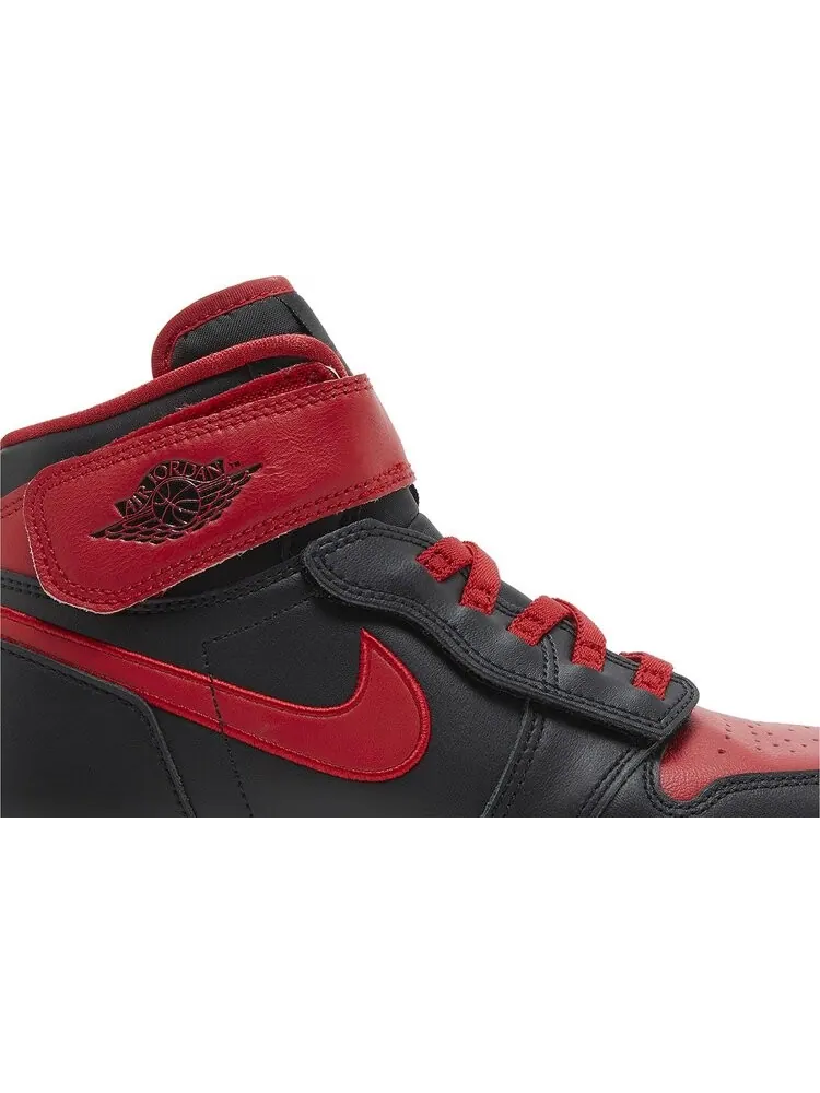 Кроссовки Air Jordan 1 High FlyEase GS Bred — изображение 2 из 8, красный