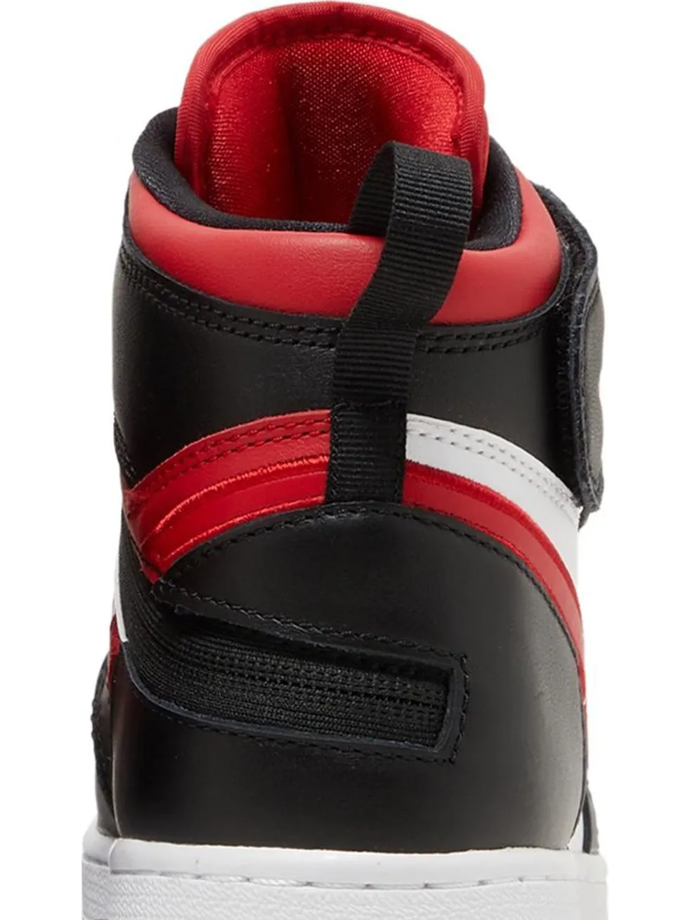 Кроссовки Air Jordan 1 High FlyEase GS Bred Toe — изображение 7 из 8, красный