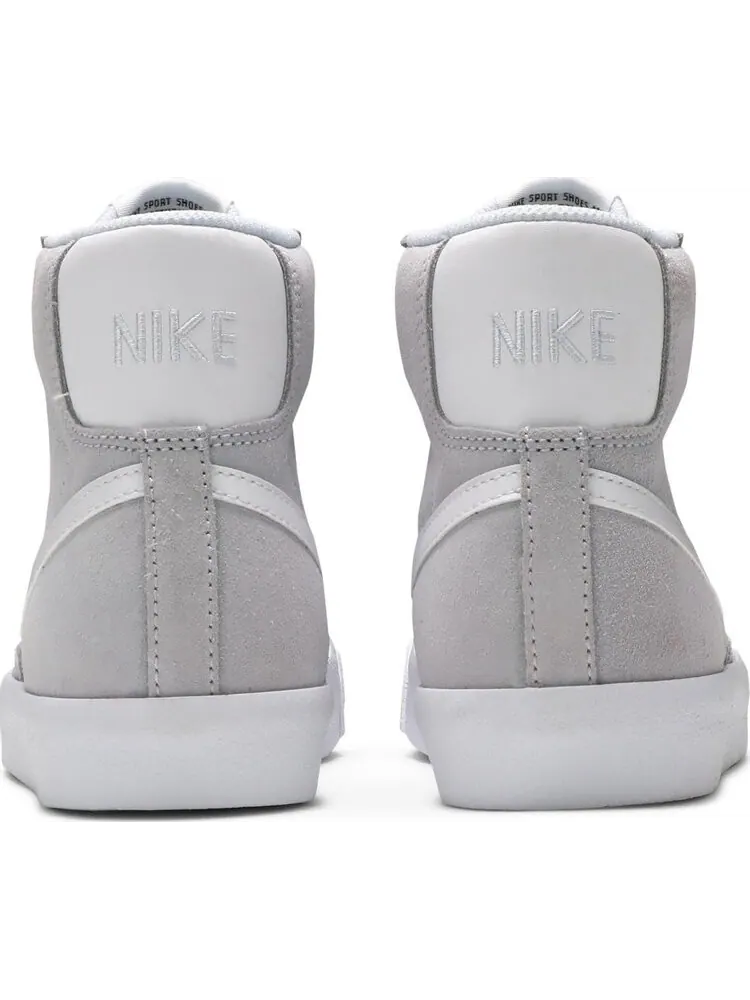 Кроссовки Nike Blazer Mid '77 Suede GS 'Football Grey' — изображение 6 из 8, серый