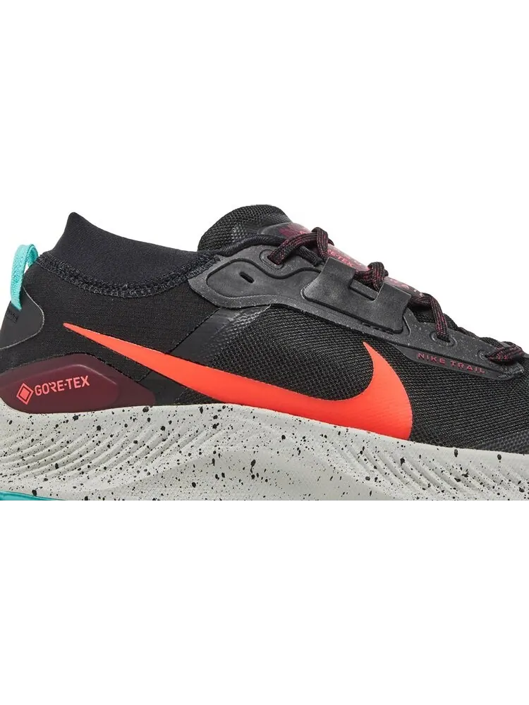 Кроссовки Nike Pegasus Trail 3 GTX 'Black Bright Crimson' — изображение 2 из 8, черный