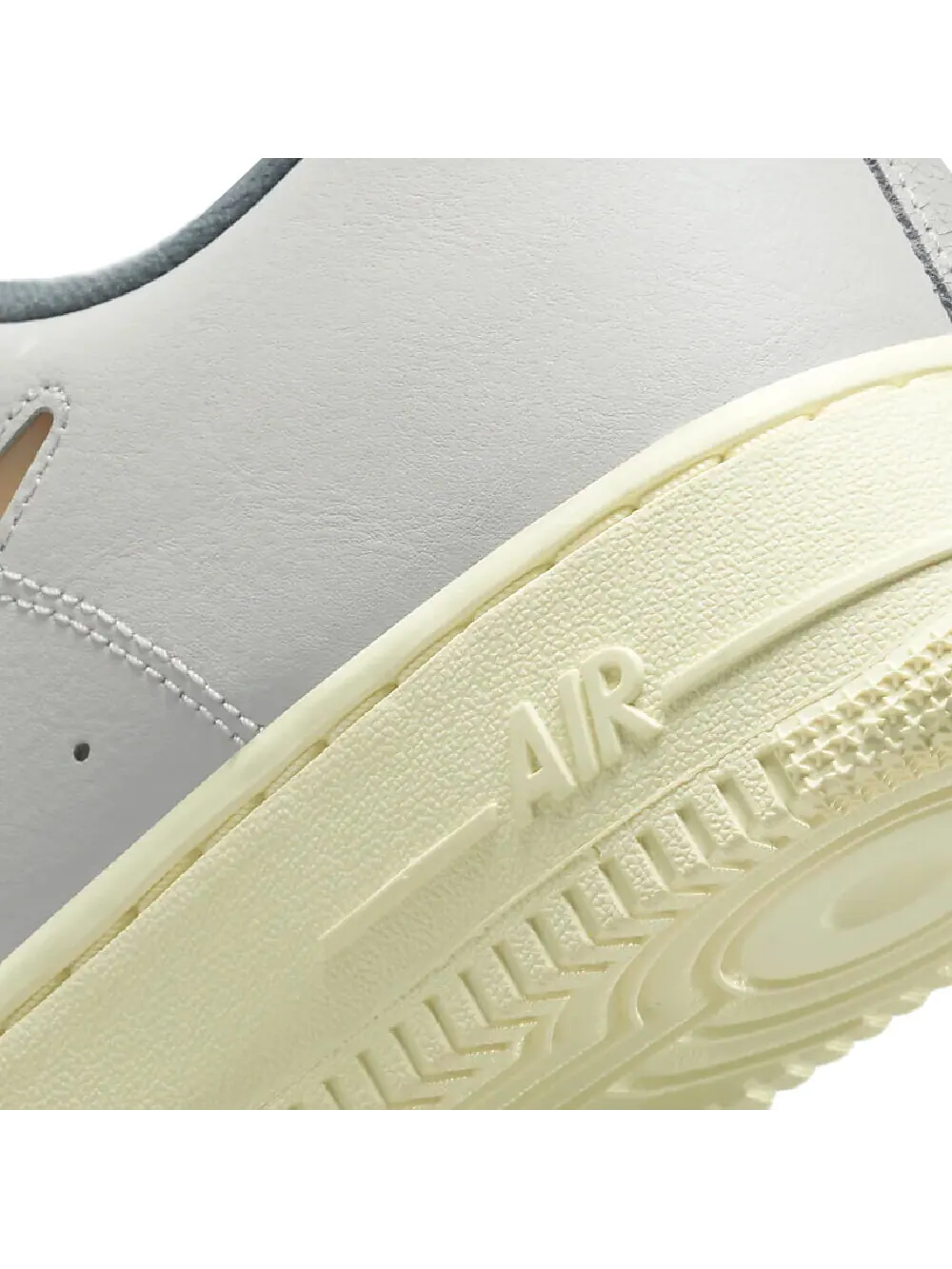 Кроссовки Nike Air Force 1 '07 LX — изображение 7 из 8, серый/желтый