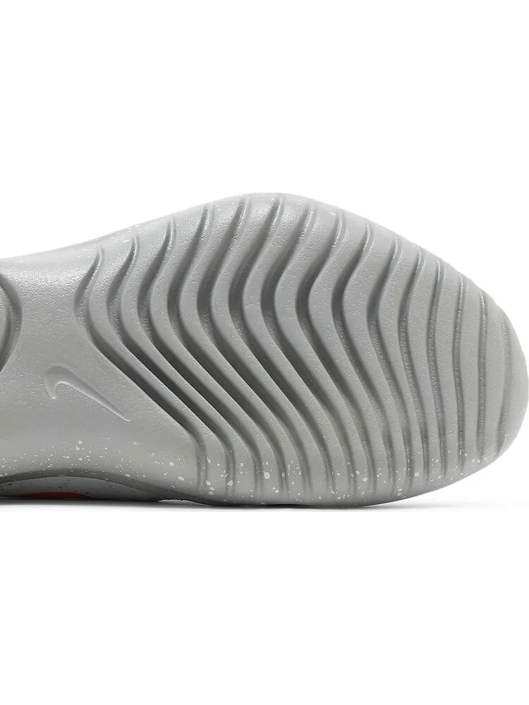Кроссовки Nike Flex Runner SE GS 'Particle Grey Bright Crimson' — изображение 5 из 8, серый