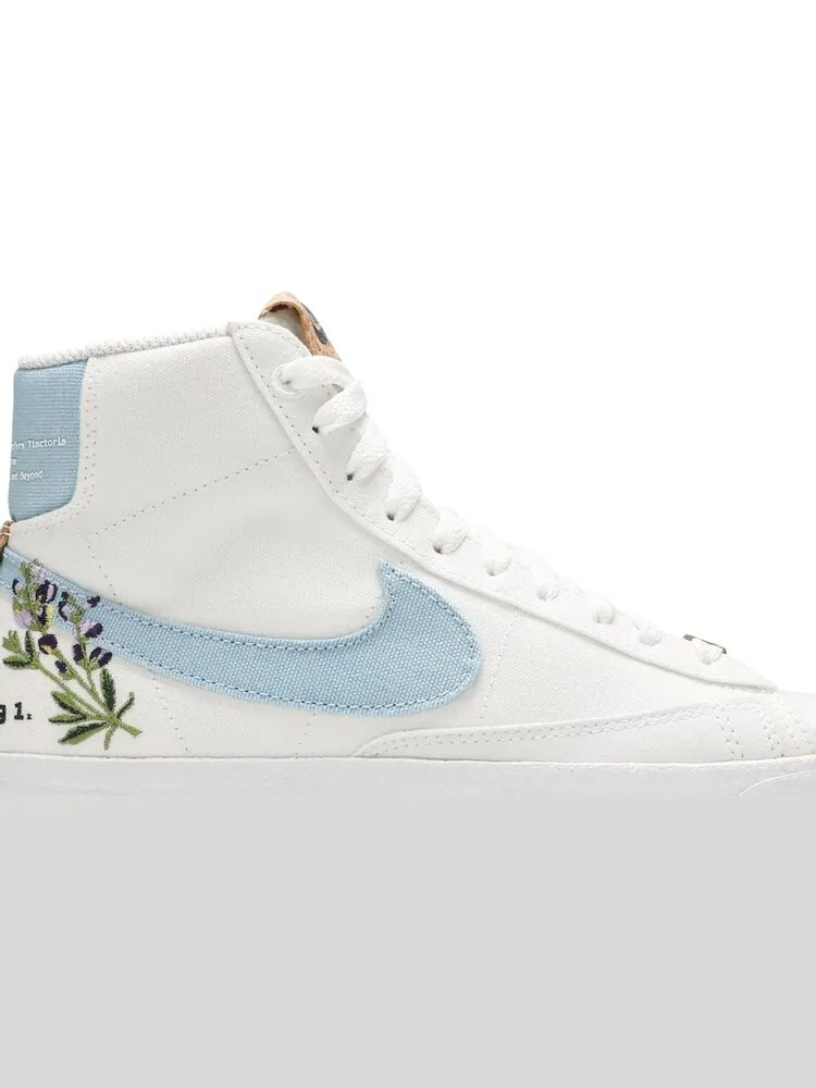 Кроссовки Nike Wmns Blazer Mid '77 SE 'Indigo' — изображение 2 из 8, белый