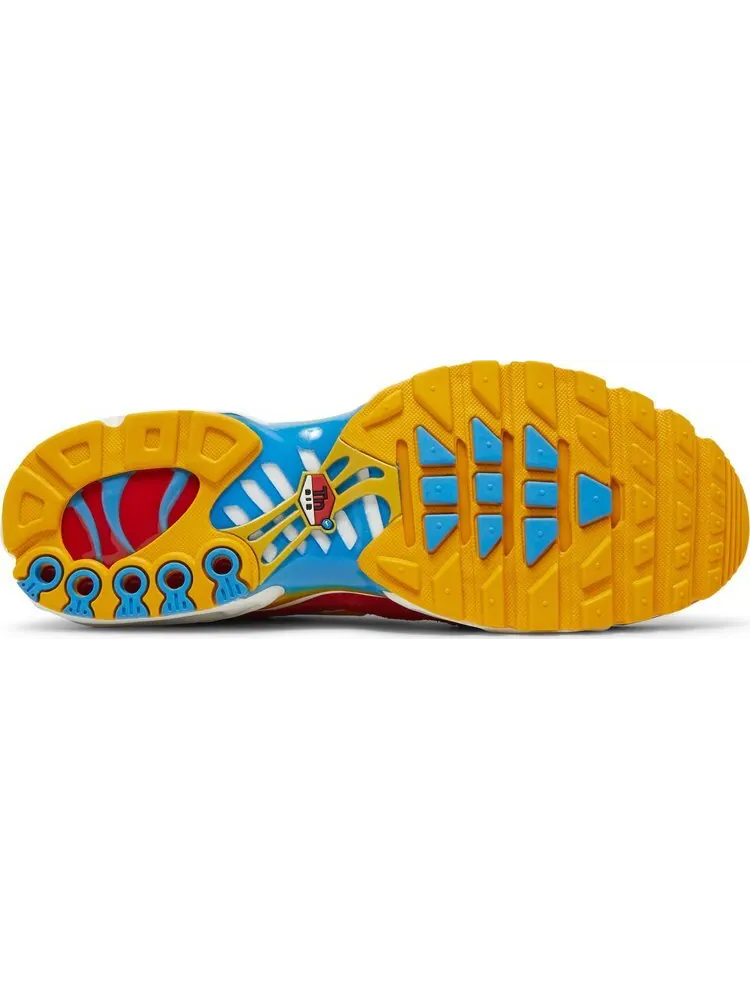 Кроссовки Nike Air Max Plus SE 'Running Club - University Red Light Photo Blue' — изображение 4 из 8, красный