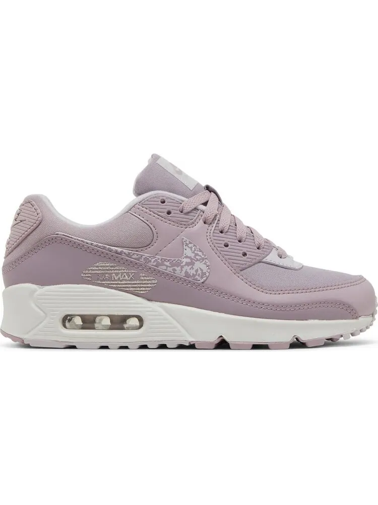 Кроссовки Nike Wmns Air Max 90 'Plum Fog Camo' — изображение 1 из 8, фиолетовый