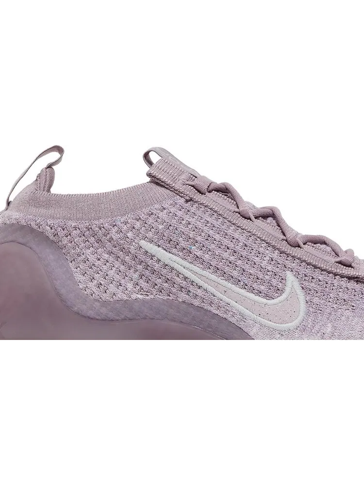 Кроссовки Nike Wmns Air VaporMax 2021 Flyknit 'Plum Fog' — изображение 2 из 8, фиолетовый