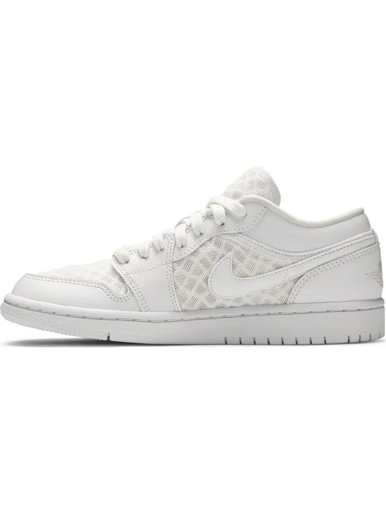 Кроссовки Wmns Air Jordan 1 Low Breathe Triple White — изображение 3 из 8, белый