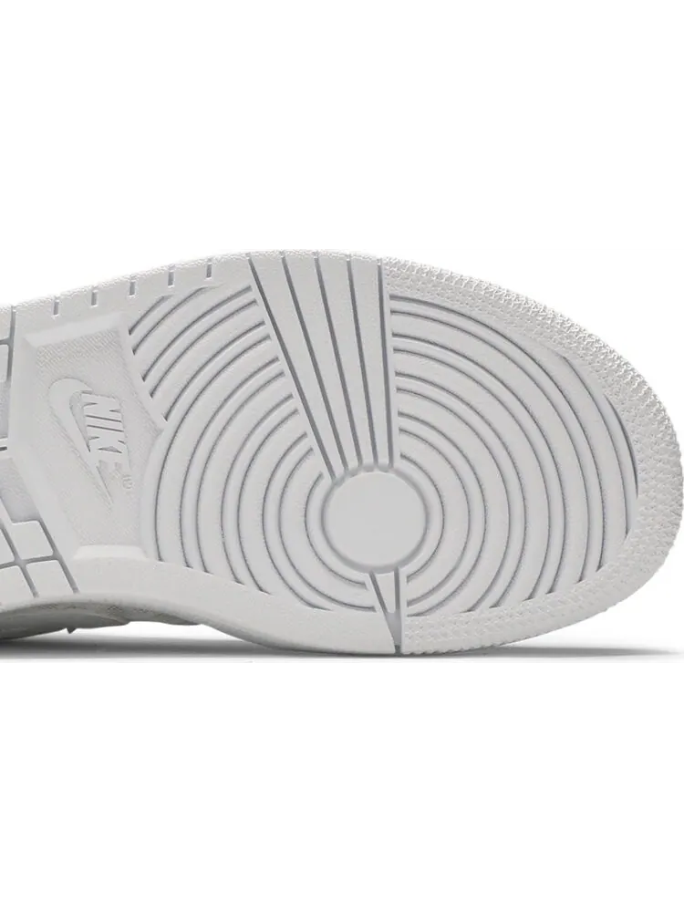 Кроссовки Wmns Air Jordan 1 Low Breathe Triple White — изображение 5 из 8, белый