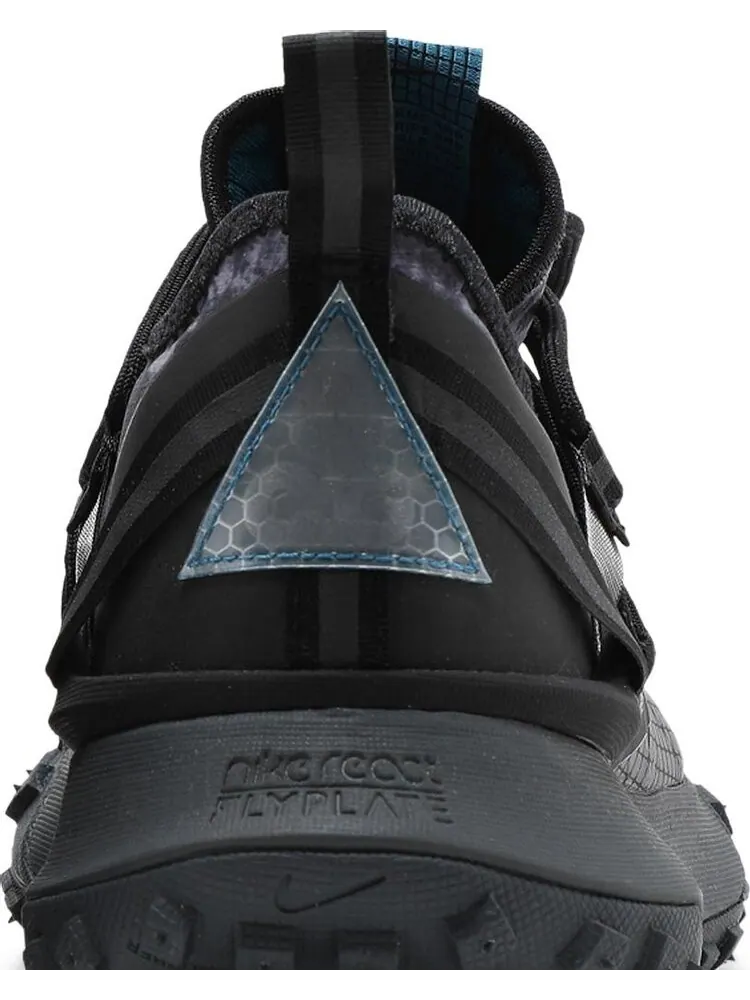 Кроссовки Nike ACG Mountain Fly Low 'Black Green Abyss' — изображение 7 из 8, черный