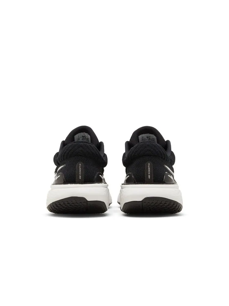Кроссовки Nike Wmns ZoomX Invincible Run Flyknit 2 'Black White' — изображение 7 из 9, черный/белый
