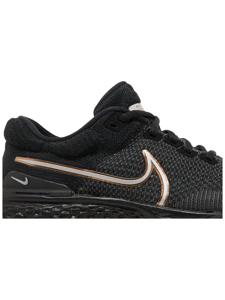 Кроссовки Nike Wmns ZoomX Invincible Run Flyknit 2 'Black Metallic Copper' — изображение 2 из 8, черный
