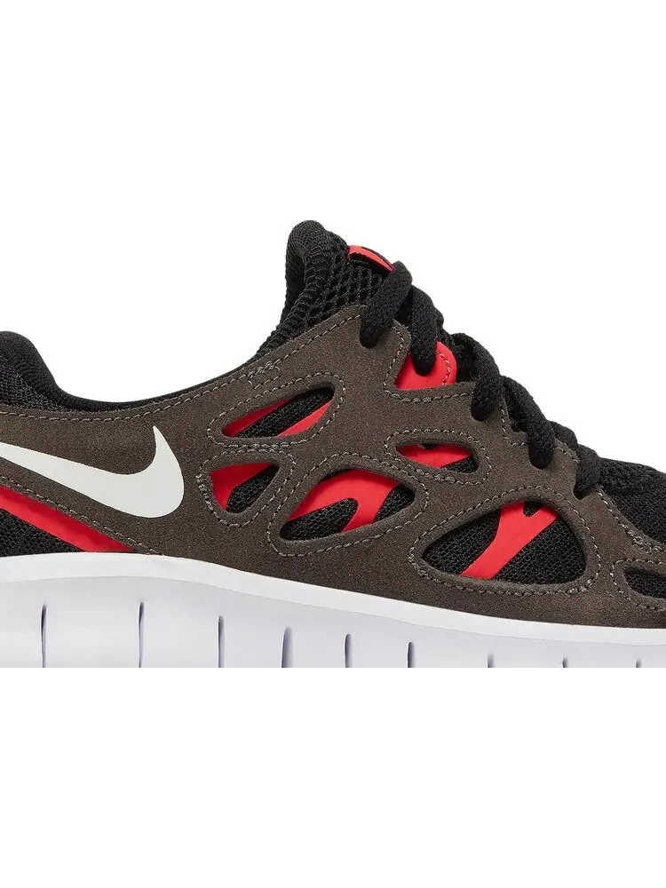 Кроссовки Nike Free Run 2 GS 'Black Siren Red' — изображение 2 из 8, черный