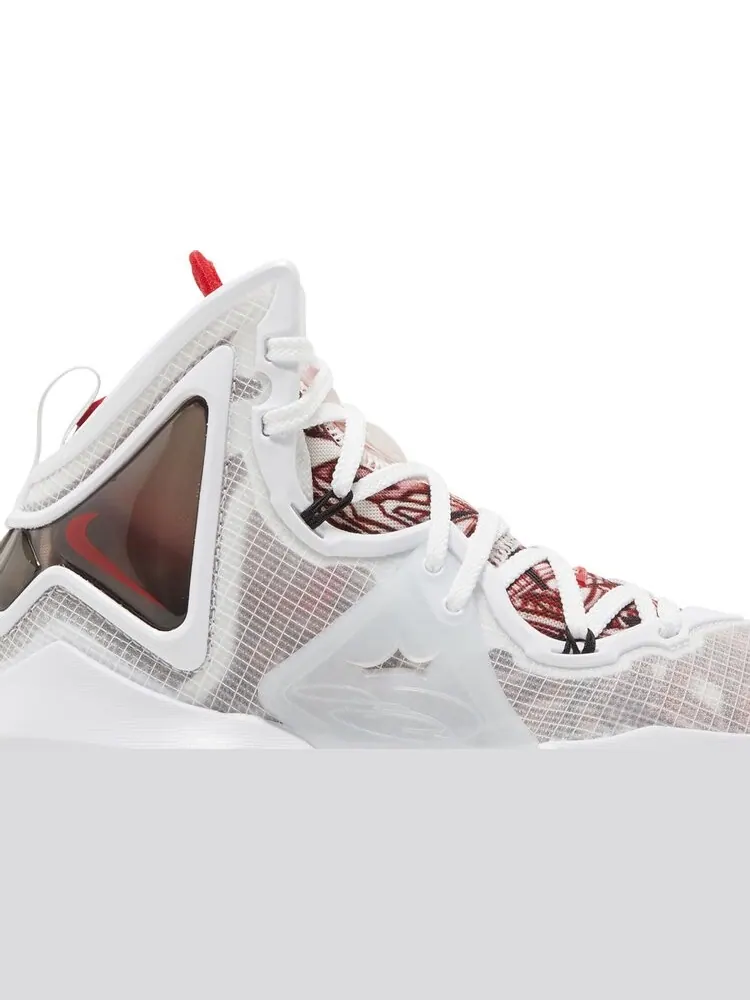 Кроссовки Nike LeBron 19 GS 'Sketch' — изображение 2 из 8, белый