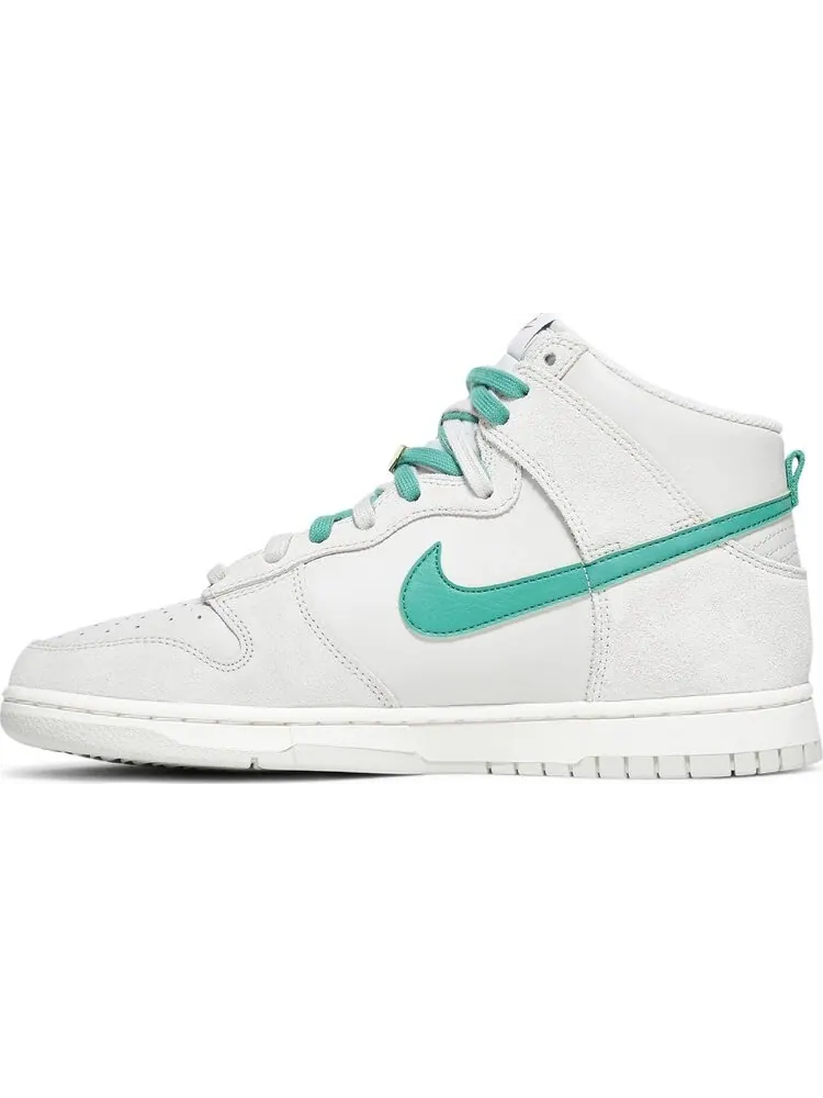 Кроссовки Nike Dunk High SE GS 'First Use Pack - Green Noise' — изображение 3 из 10, белый