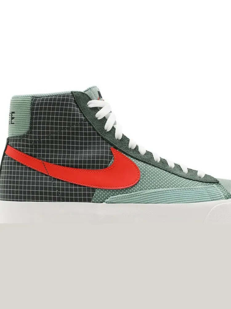 Кроссовки Nike Blazer Mid '77 'Patch - Dutch Green' — изображение 2 из 8, зеленый