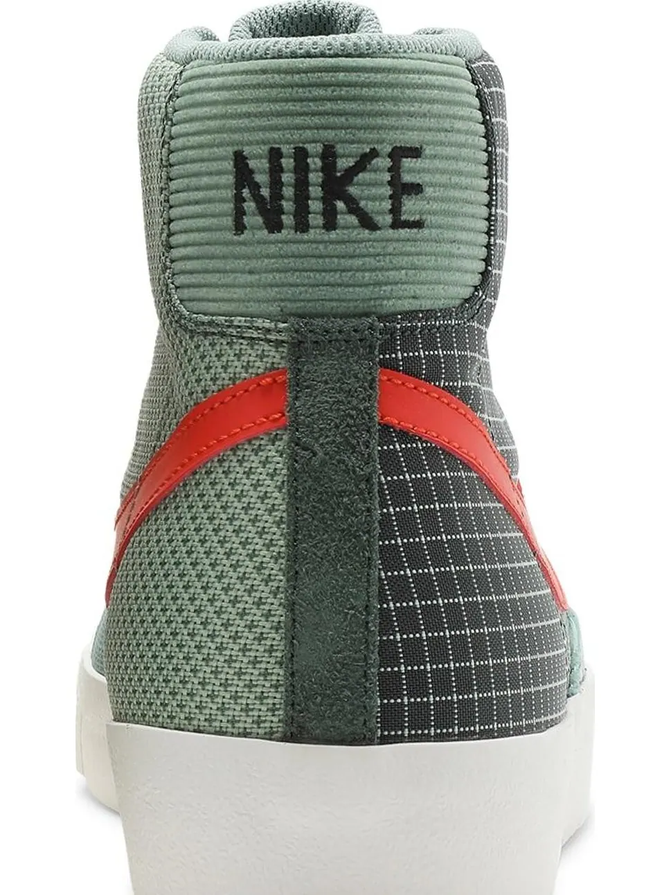Кроссовки Nike Blazer Mid '77 'Patch - Dutch Green' — изображение 7 из 8, зеленый