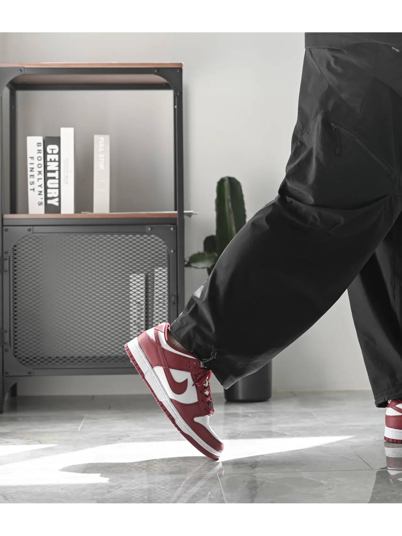 Кроссовки Nike Dunk Low Team Red — изображение 7 из 8