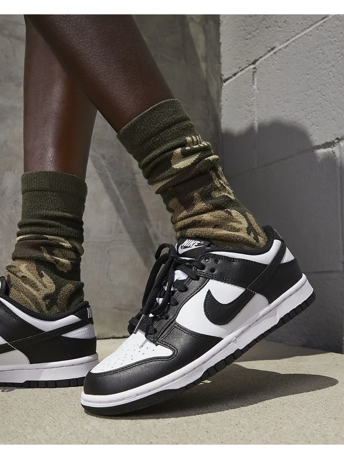 Кроссовки Nike Dunk Low Black and White — изображение 2 из 10, черный