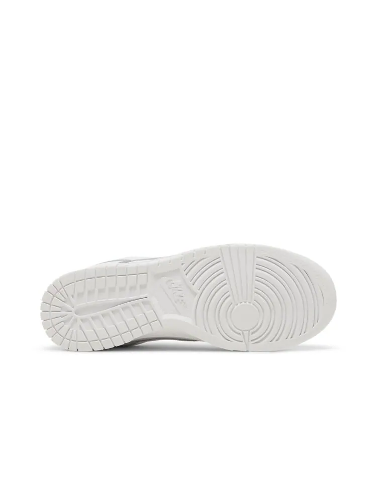 Кроссовки Nike Wmns Dunk Low — изображение 4 из 4, белый