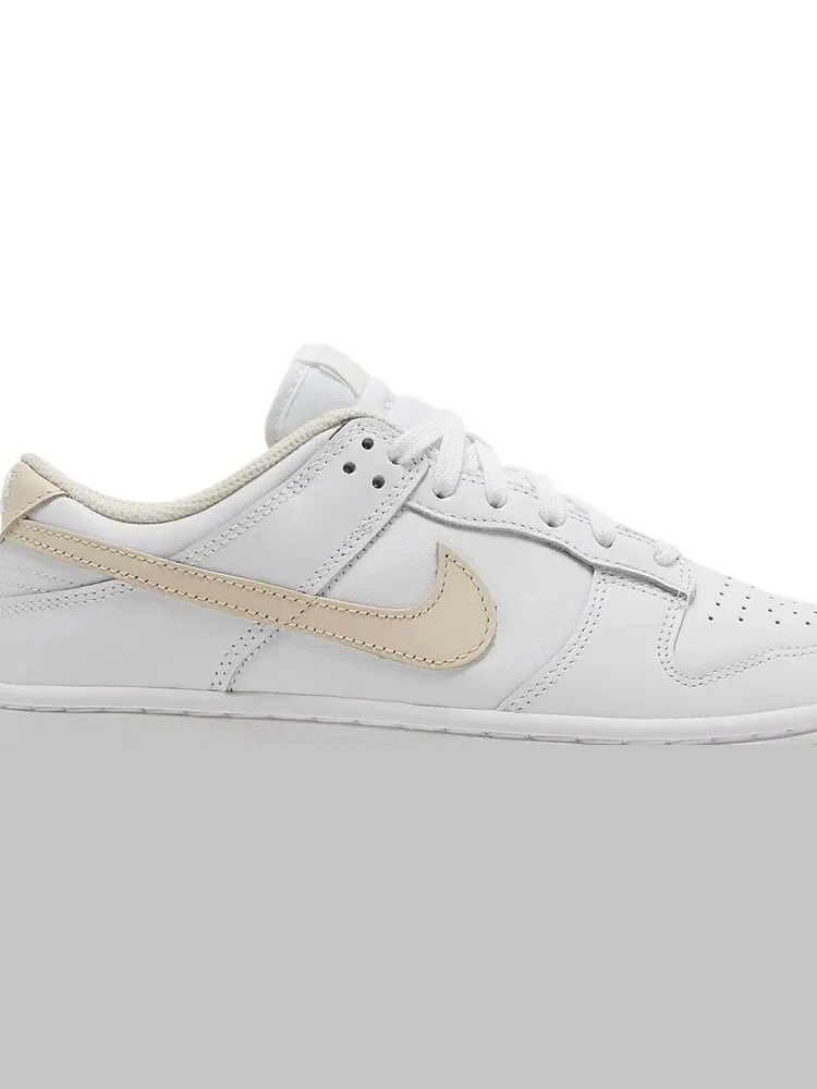 Кроссовки Nike Wmns Dunk Low 'White Pearl' — изображение 2 из 8, белый