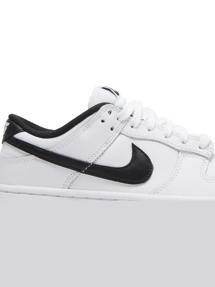 Кроссовки Nike Wmns Dunk Low 'White Black' — изображение 2 из 8, белый