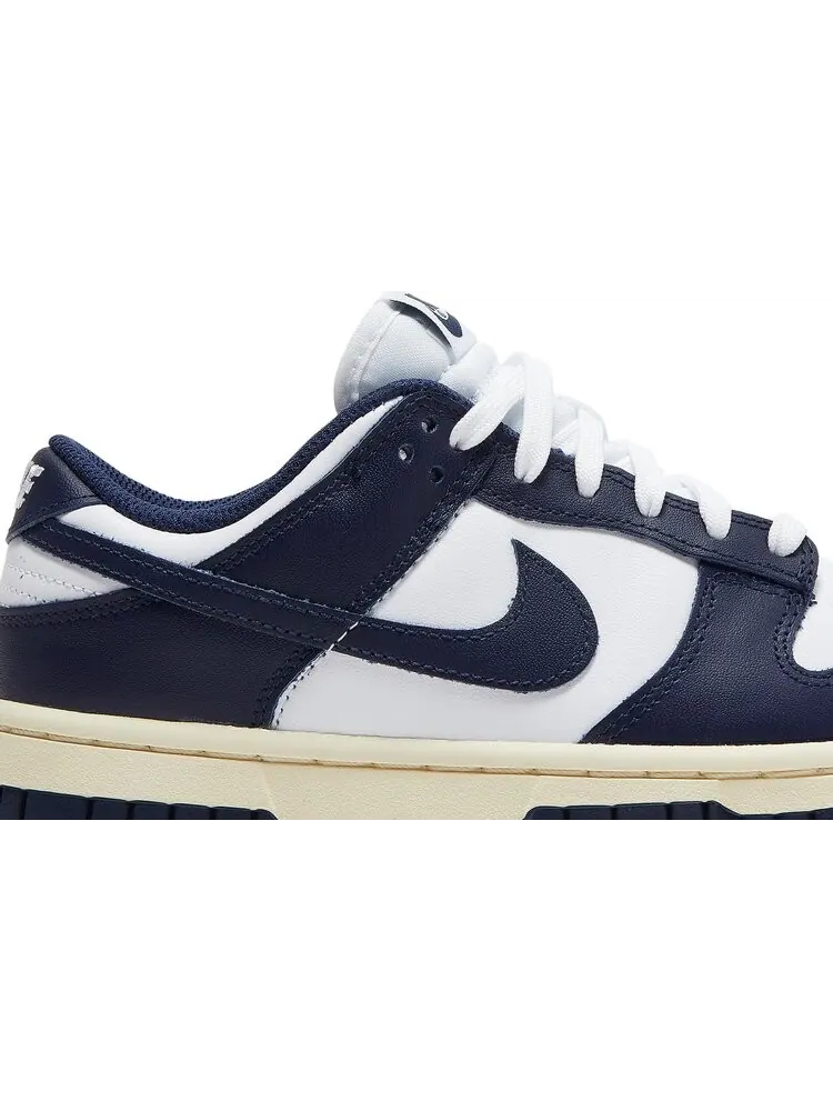 Кроссовки Nike Wmns Dunk Low 'Vintage Navy' — изображение 2 из 10, синий