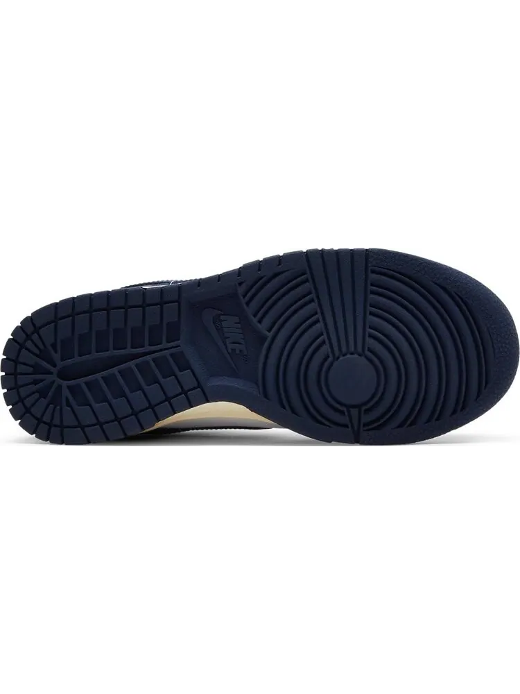 Кроссовки Nike Wmns Dunk Low 'Vintage Navy' — изображение 4 из 10, синий