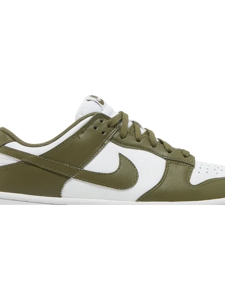 Кроссовки Nike Wmns Dunk Low 'Medium Olive' — изображение 2 из 8, зеленый