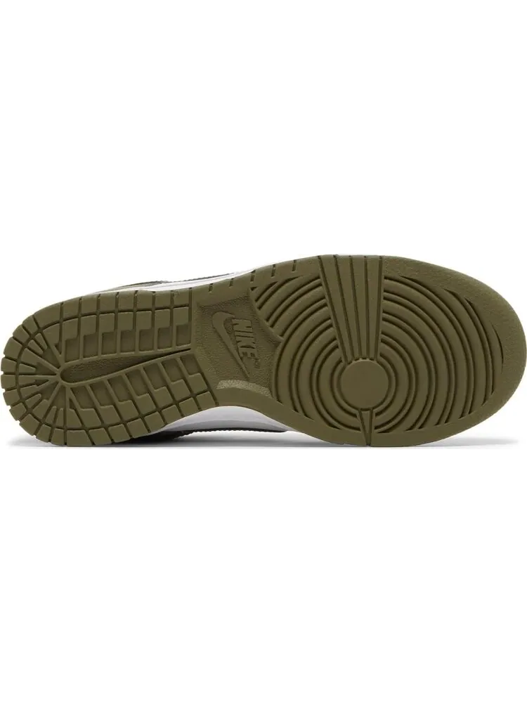 Кроссовки Nike Wmns Dunk Low 'Medium Olive' — изображение 4 из 8, зеленый