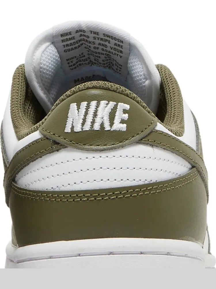 Кроссовки Nike Wmns Dunk Low 'Medium Olive' — изображение 7 из 8, зеленый