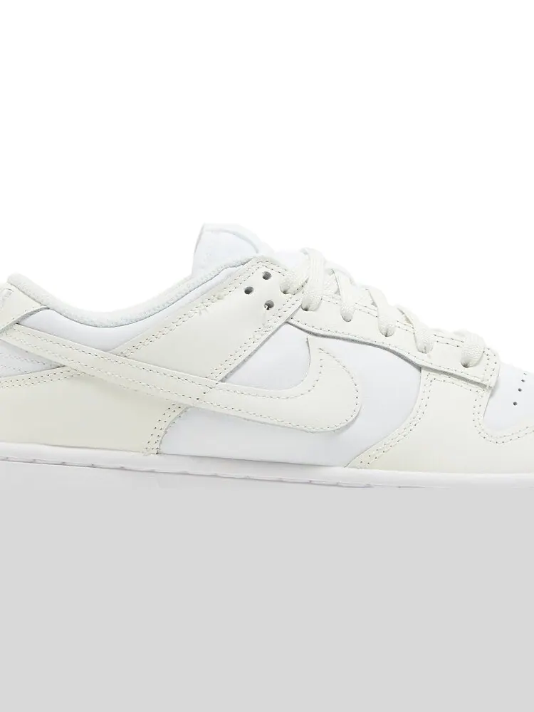 Кроссовки Nike Wmns Dunk Low 'White Sail' — изображение 2 из 8, бежевый