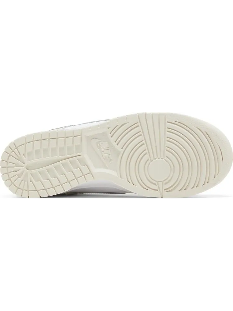 Кроссовки Nike Wmns Dunk Low 'White Sail' — изображение 4 из 8, бежевый