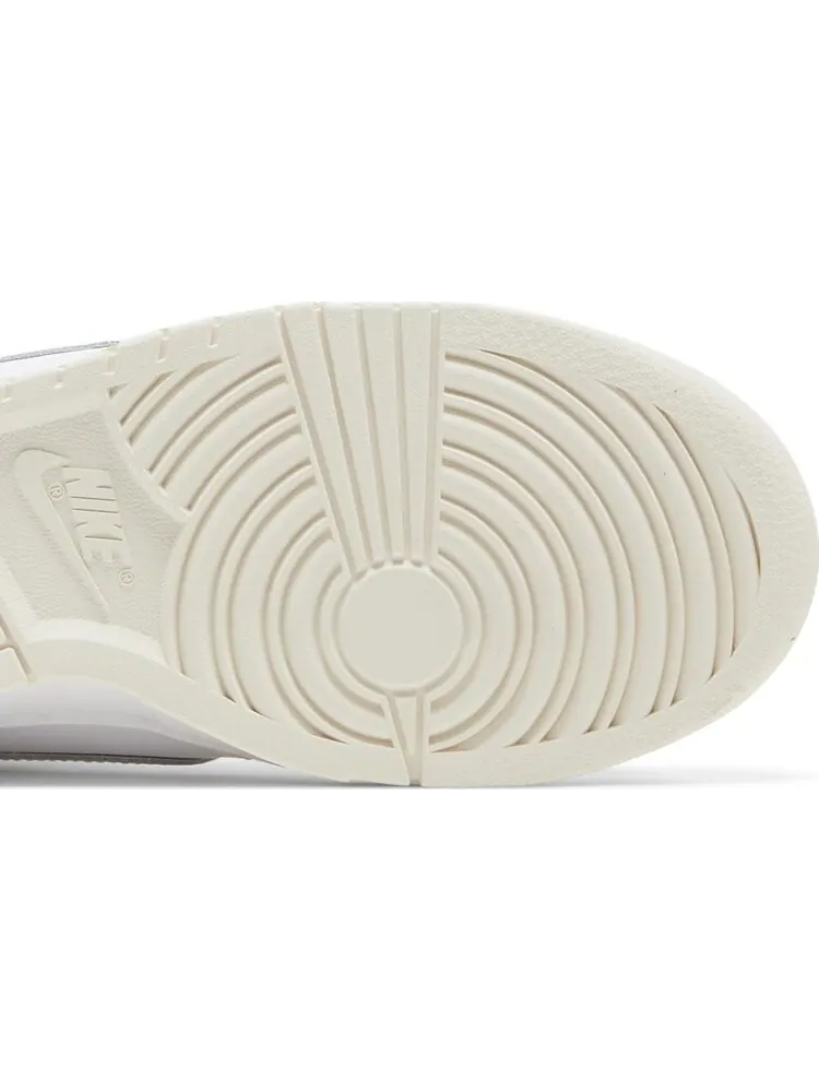 Кроссовки Nike Wmns Dunk Low 'White Sail' — изображение 5 из 8, бежевый