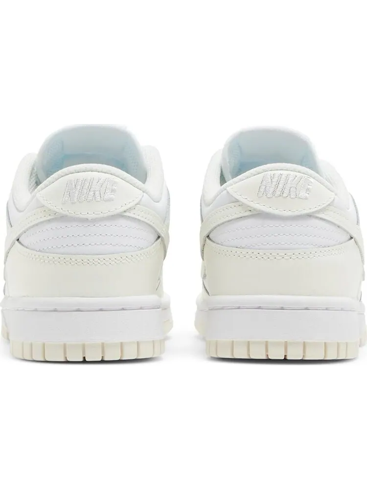 Кроссовки Nike Wmns Dunk Low 'White Sail' — изображение 6 из 8, бежевый